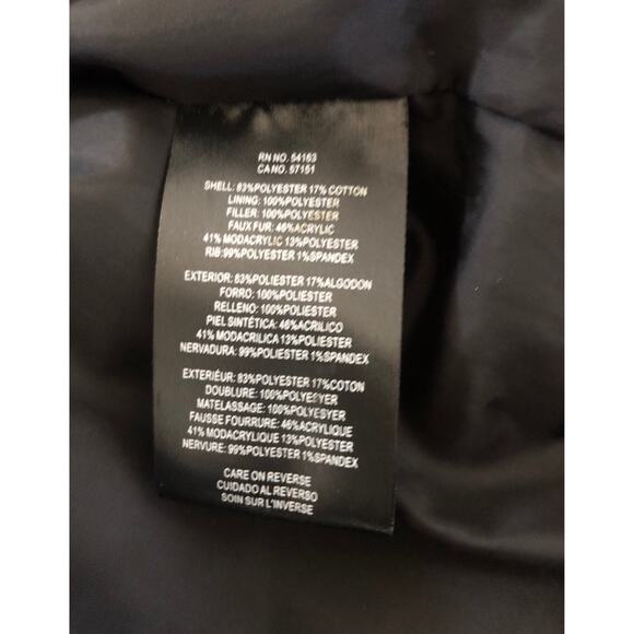 DKNY White Puffer Down coat with detachable fur on hood size medium - Picture 11 of 12